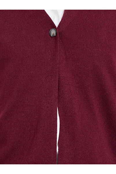 Styli Burgundy Sleeveless Knit Top with Button