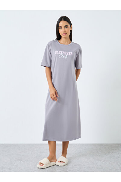 Styli فستان نوم بطبعة نادي النوم