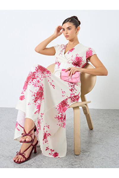 Styli All-Over Print V-Neck A-Line Maxi Dress