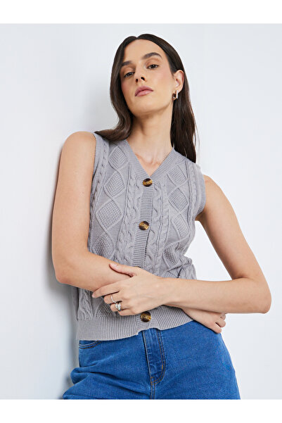 Styli Knitted Sleeveless Buttoned Waistcoat