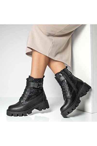 Modlet.ro Γυναικείες μαύρες δερμάτινες μπότες με αγκράφα και τύπωμα MOD12416