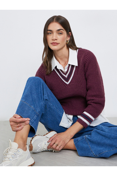 Styli Burgundy V-Neck Knitted Striped Sweater