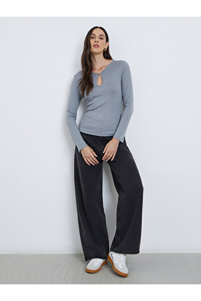 Styli Grey Ribbed Knit Top with Keyhole Detail