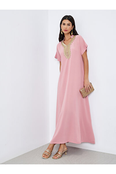 Styli جلابية ماكسي بتصميم حرف A مع دانتيل وردي