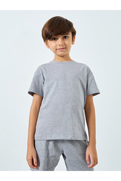 Styli Boys Grey Solid T-Shirt and Shorts Set