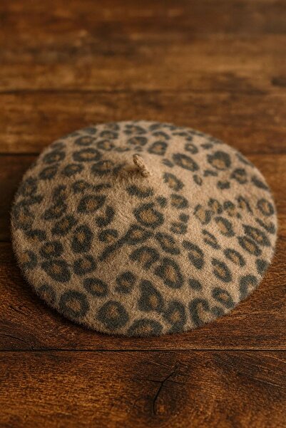 Goldmine Plush French Painter Beret