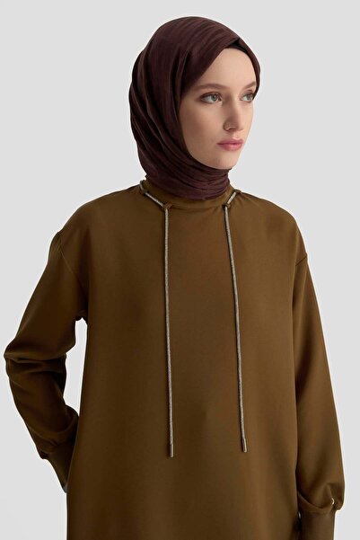 Armine 25KT436 Yağ Yeşili Kadın Yakası Taş Bağcık Detaylı Kolları Ribanalı Tunik