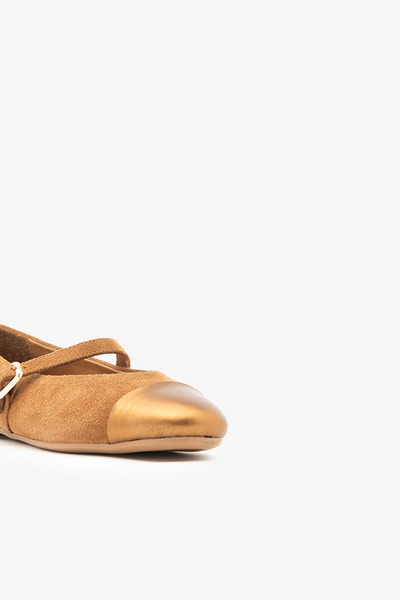 SAYL Taba Hakiki Deri Süet Altın Rengi Burun Detaylı Babet