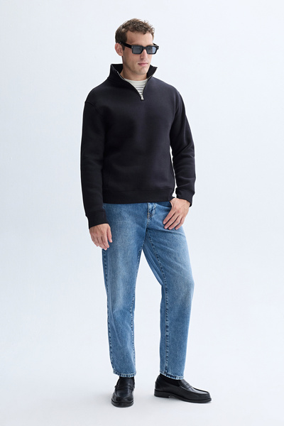 Mudo Zippered Lapel Neck Sweatshirt