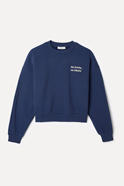 Mudo Printed Crop Sweatshirt with Bicycle Necklace