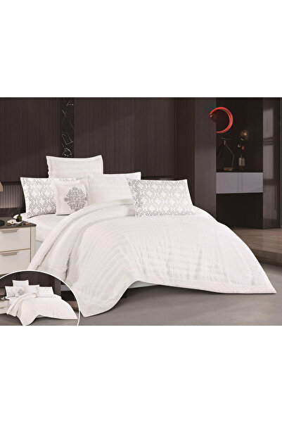 SNOOZYL Luxury royal double hotel bedspread made of soft velvet and fur to provide warmth and comfort