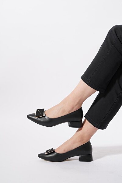 Moda Pie Γυναικείες μπαλαρίνες με πέτρινη αγκράφα και τακούνι Peteg, μαύρο δέρμα