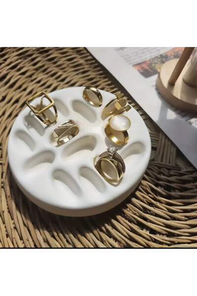 Raffinee Candle Decorative Ring and Jewelry Arrangement