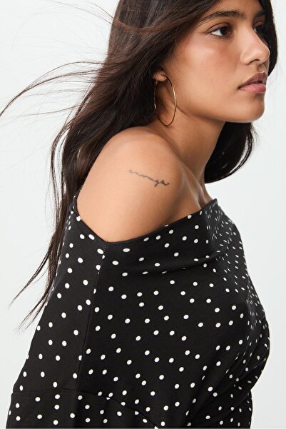 Stradivarius Asymmetrical neckline top