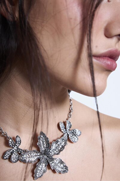 Stradivarius Parıltılı Çiçekli Kolye