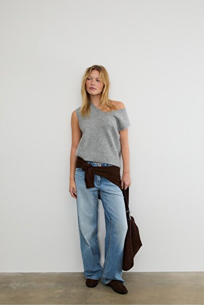 Stradivarius Soft knit V-neck vest