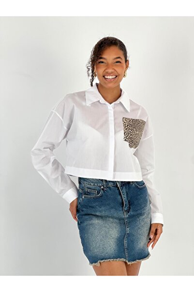 Miss Poem Women's Single Pocket Leopard Print White Crop Shirt