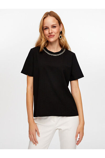 Faik Sönmez Round Neck Short Sleeve T-Shirt with Chain Stripe Detail on the Collar W26Tsh062