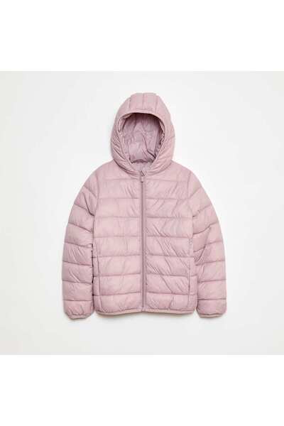 KIABI سترة خفيفة الوزن مبطنة بغطاء للرأس باللون الأرجواني