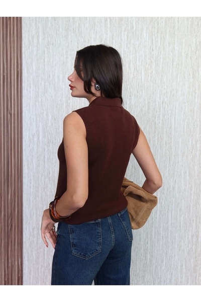 ESRAHELVACI Zero Sleeve Button Sweater