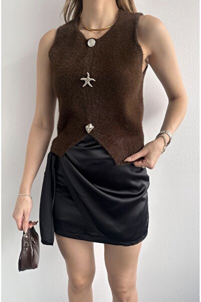 fujya Asymmetrical Buttoned Soft Knit Vest