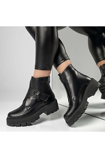 Modlet.ro Women's black leather boots with buckles MOD12317