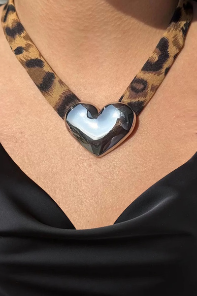 CAŞ DEKORASYON Silver Color Leopard Pattern Heart Motif Necklace