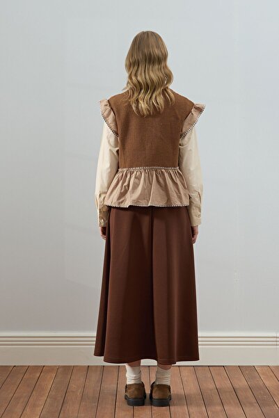 Ceylan Otantik Milky Coffee Ruffled Knitwear Vest & Bitter Coffee Scuba Skirt Set