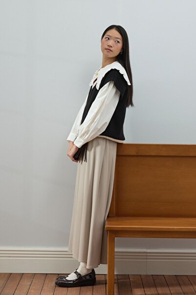 Ceylan Otantik Black V-Neck Sweater & Mink Polyviscon College Skirt Set