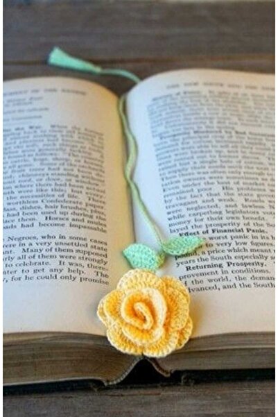 Merveyyyra علامة كتاب على شكل وردة محبوكة