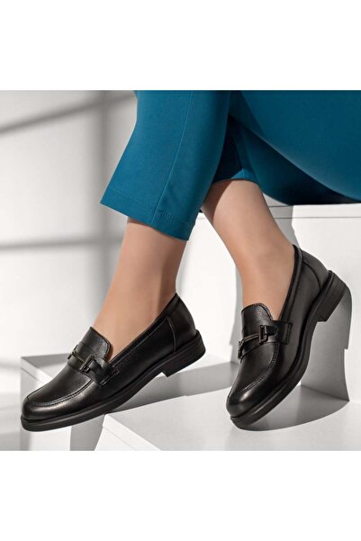 Modlet.ro Women's black leather casual shoes with metallic details MOD13137