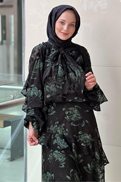 Ghisa Ruffled Burnt Rose Patterned Blouse Skirt Set