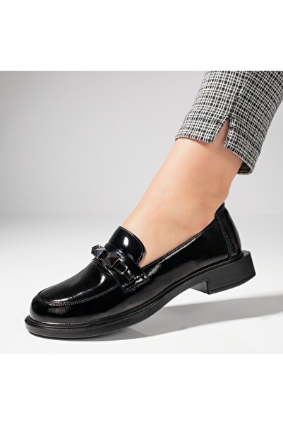 Modlet.ro Γυναικεία γυαλιστερά μαύρα δερμάτινα casual παπούτσια με μεταλλικές...