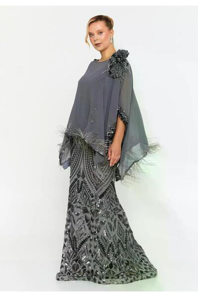 MAXXE 5938PSF ÜSTÜ ŞİFON TÜYLÜ PELERİNLİ PAYET ELBİSE