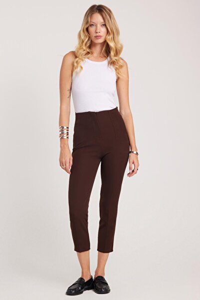 Tudors Kadın Relax Fit Rahat Kesim Yüksel Bel Dar Paça Kahverengi Pantolon