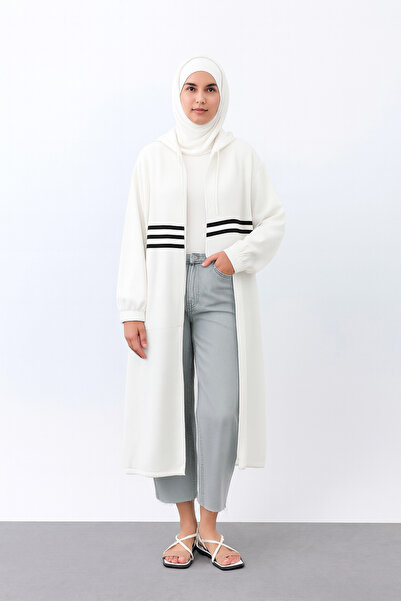 Gül İki İplik Kumaş Çizgili Ekru Tesettür Kap – Fermuarlı, Rahat ve Şık Spor ...
