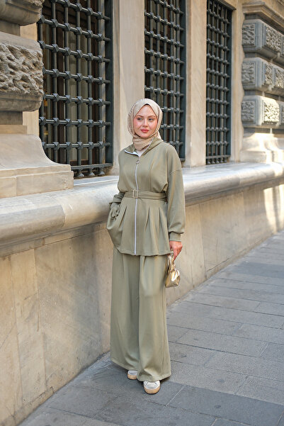 LOCCO Women's Pleated Detailed Buckle Suit Pistachio Green