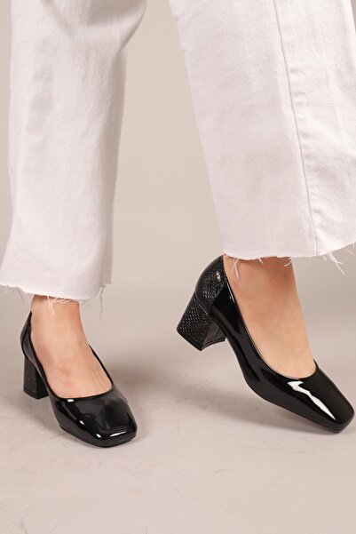 Birikon Pumps Block Heeled Shoes with Snake Texture on the Back Black
