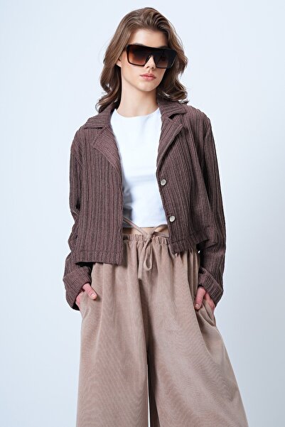 VAGGON Kadın Kahverengi Çift Düğmeli Derin V Yaka Dokulu Crop Ceket Vs01180