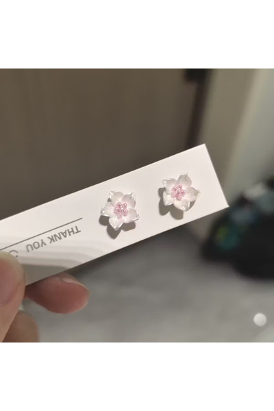 Silay mağaza Minimal Çiçekli Küpe Beyaz (925 Gümüş Saplı )