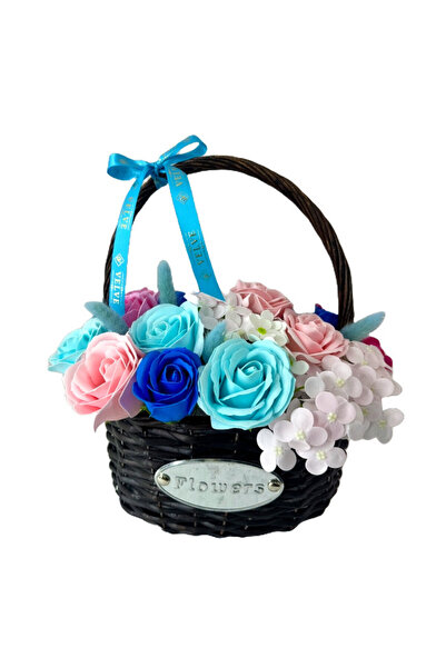 velve Aranjament floral cu trandafiri de sapun,in cosulet impletit, blue- roz- albastru, Model 1,