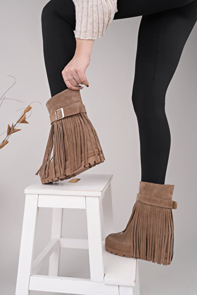 NOSEY SHOES RİO MODEL HAKİKİ DERİ TOPRAK YUVARLAK BURUN DOLGU TABAN GİZLİ ÖKÇE PÜSKÜLLÜ TOKALI KADIN GÜNLÜK BOT