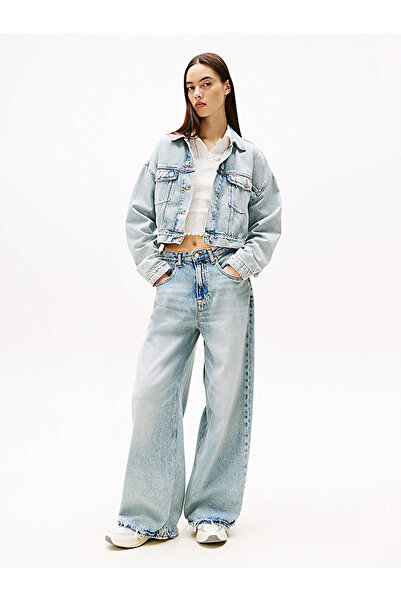 Tommy Hilfiger Women's Oversized Cropped Trucker Denim Jacket