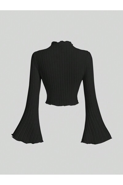Wild Flower Μαύρη πλεκτή μπλούζα με μακρύ μανίκι, μανίκια με βολάν, κομμένο μπλουζάκι με ψηλό γιακά