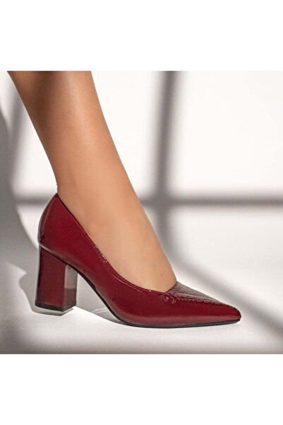 BMoD Pantofi de damă cu model bordo, toc gros și finisaj strălucitor MOD13362