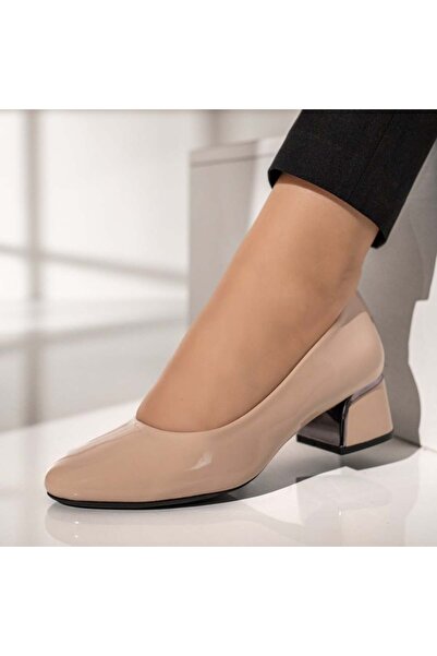 Modlet.ro Pantofi de damă bej lucioși cu toc gros MOD12115