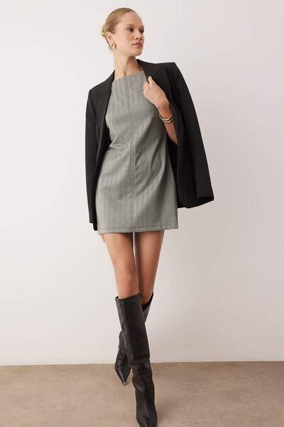 Trendyol Collection Γκρι κοντό φόρεμα με υφαντό σχέδιο TWOAW26EL00247