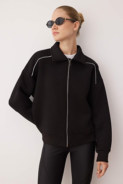 Trendyol Collection Black Oversize/Wide Fit Zippered Piping Detailed Knitted Sweatshirt Twoaw26Sw00147