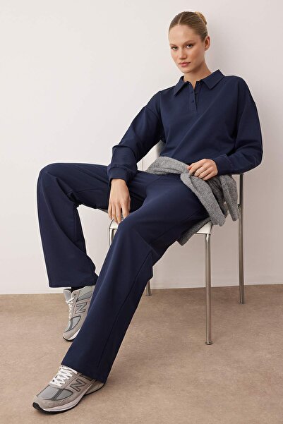 Trendyol Collection Σετ αθλητικής φόρμας με πλεκτό κολάρο πόλο με κουμπιά σε μπλε ναυτικό TWOAW26EM00013