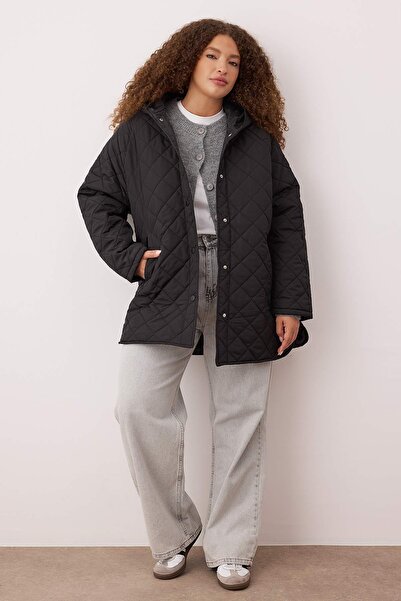 Trendyol Curve Black Regular Plus Size Coat Twoaw26Aw00009